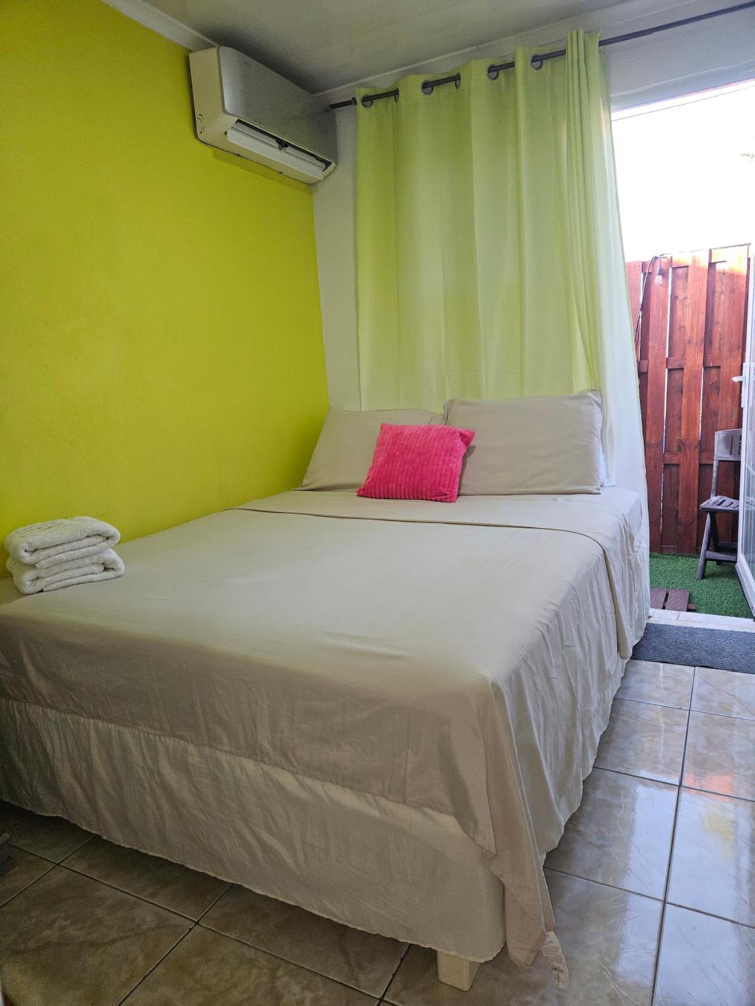 The Jazmine'S Apartment A Oranjestad Exterior photo